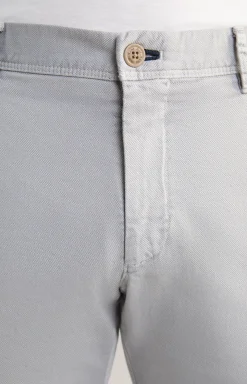 Chino Matthew in Grau