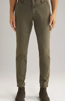 Chino Matthew in Oliv