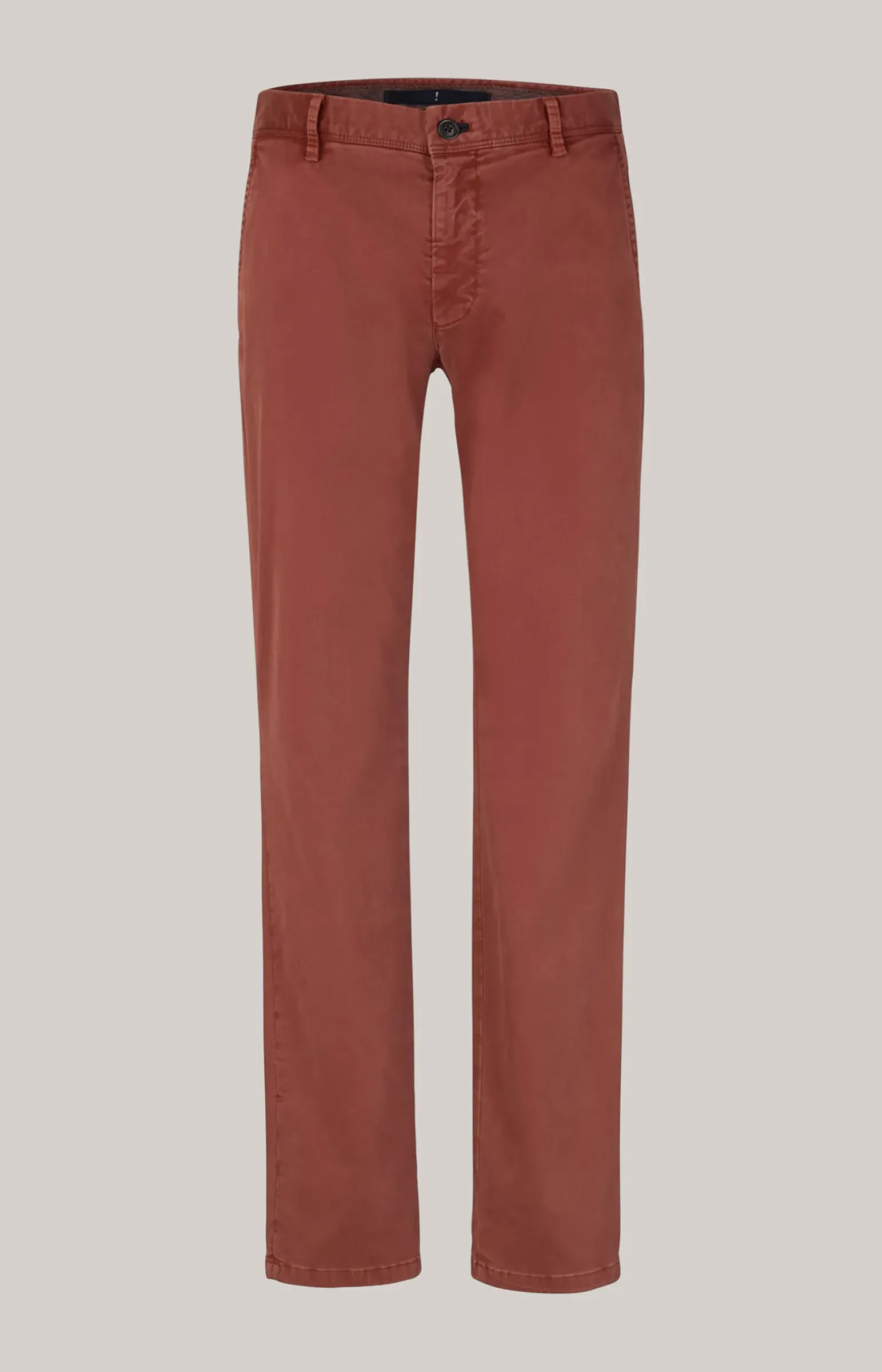 Chino Matthew in Rostrot