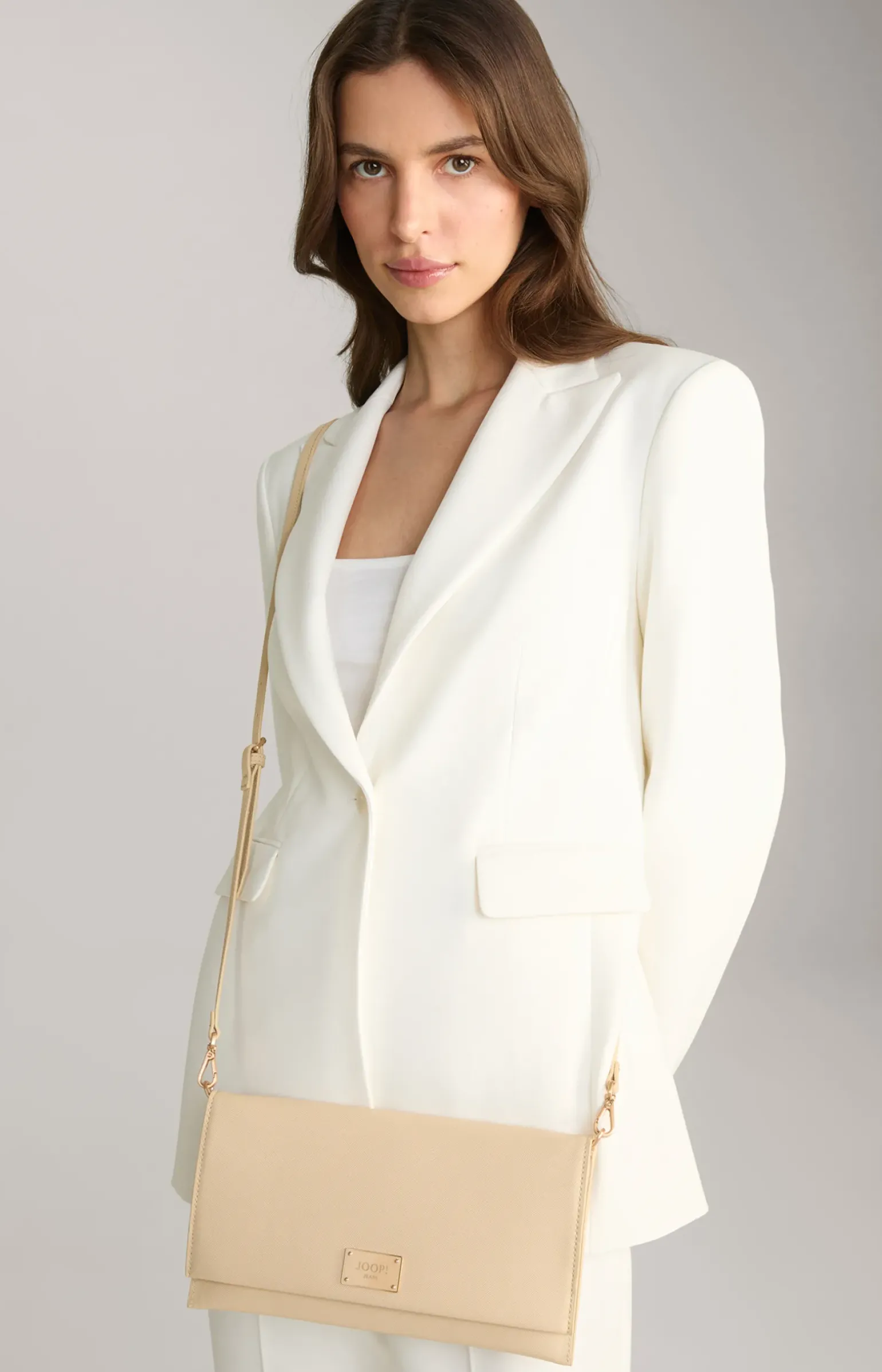 Clutch Cofano Cadea in Beige