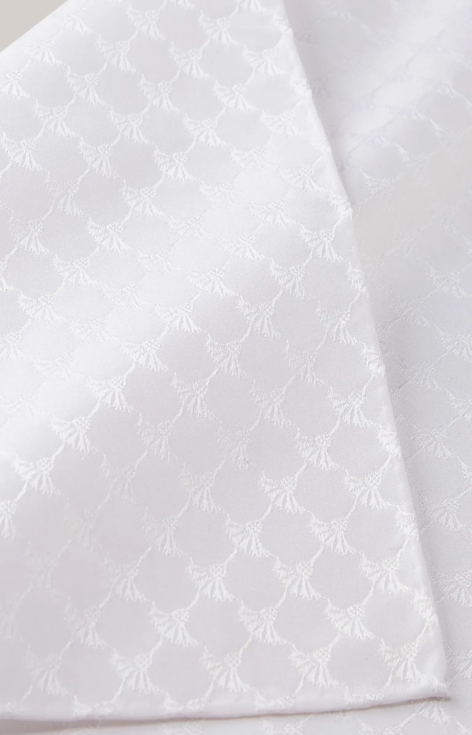 Cornflower Seiden-Einstecktuch in Weiß gemustert