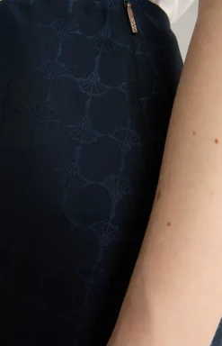 Cornflower-Rock in Navy