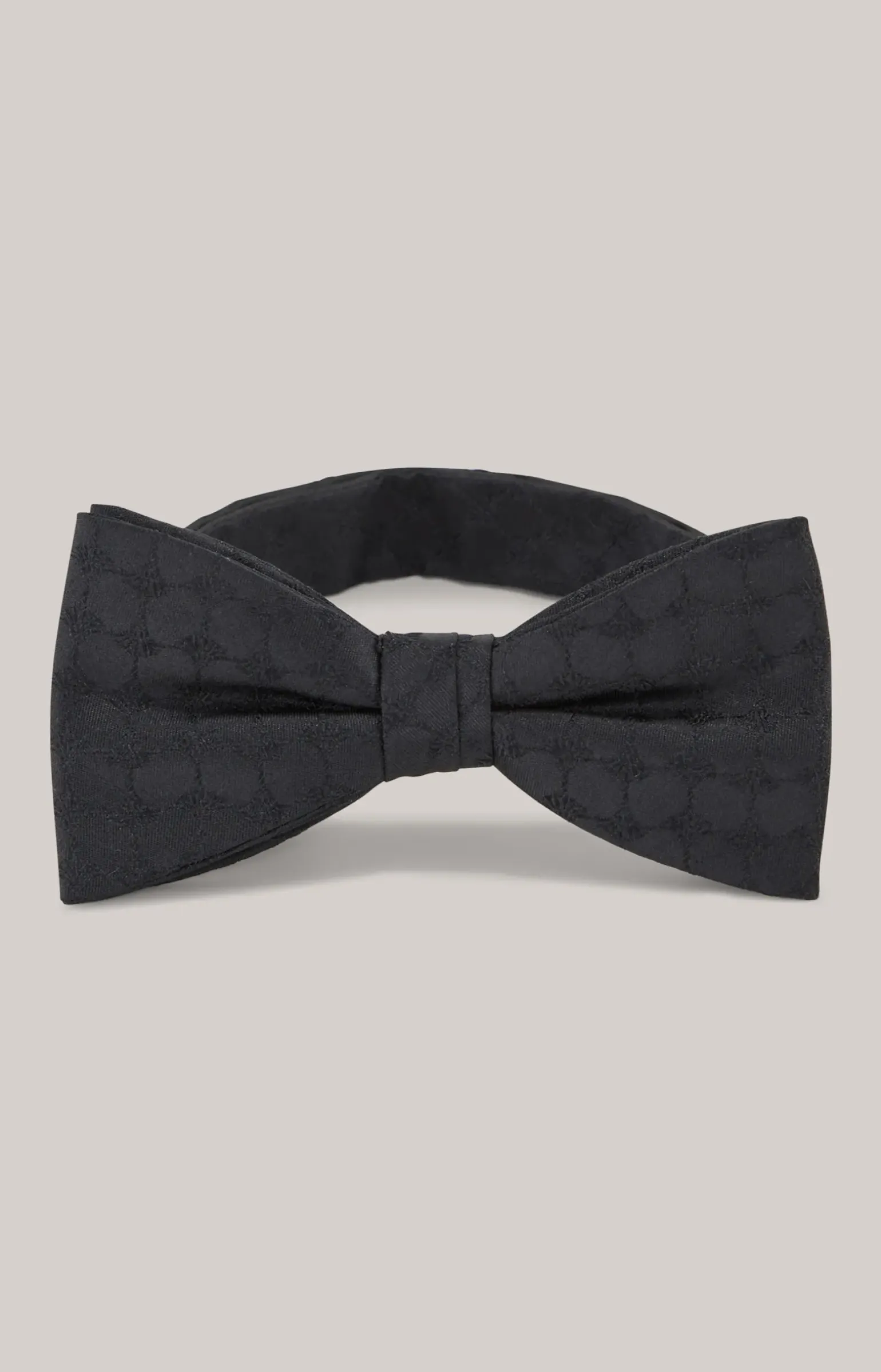 Cornflower-Seidenfliege in Schwarz