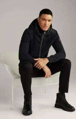 Cornflower-Strickjacke Hughen in Schwarz