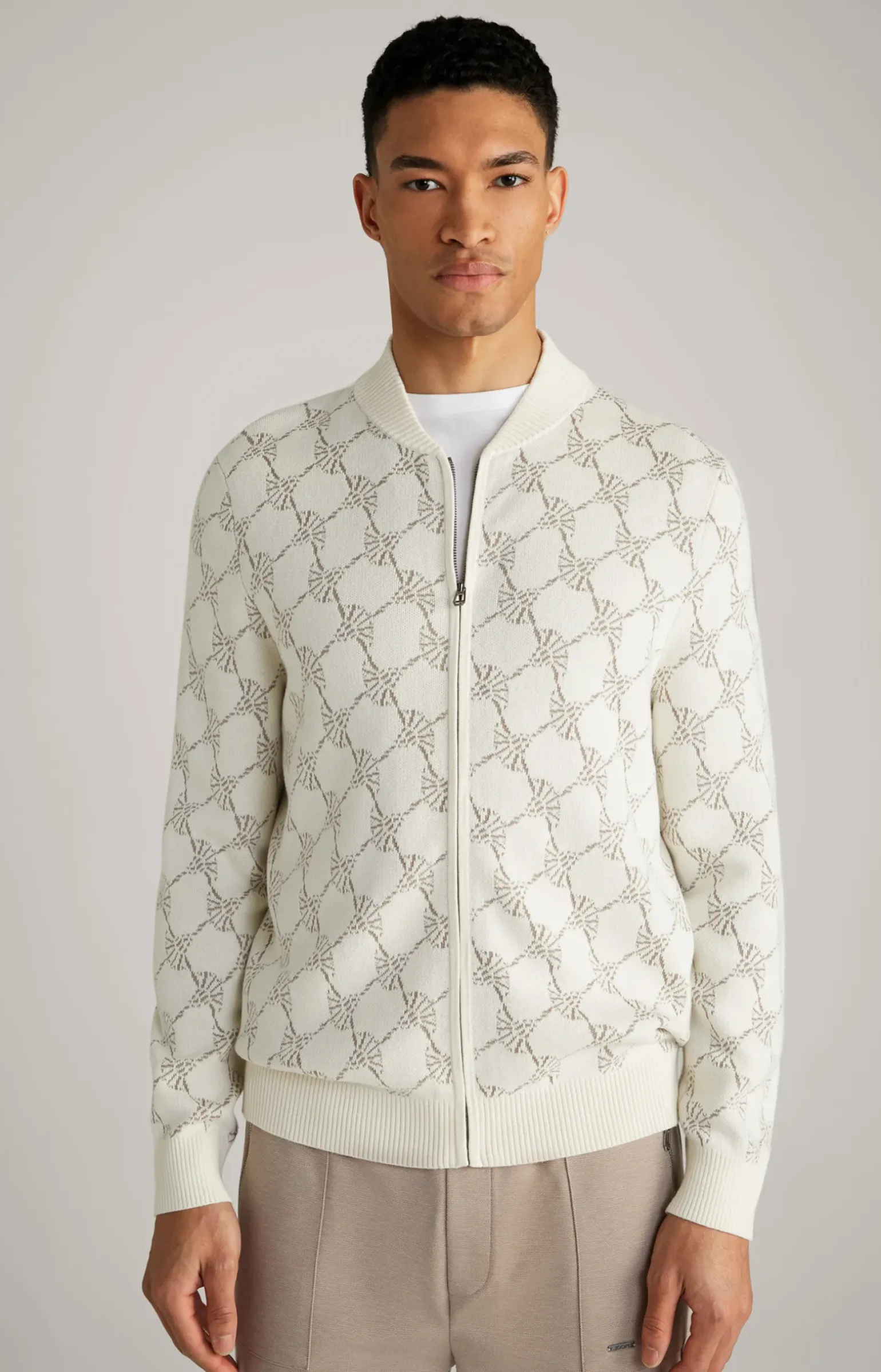 Cornflower-Strickjacke Raveno in Weiß gemustert