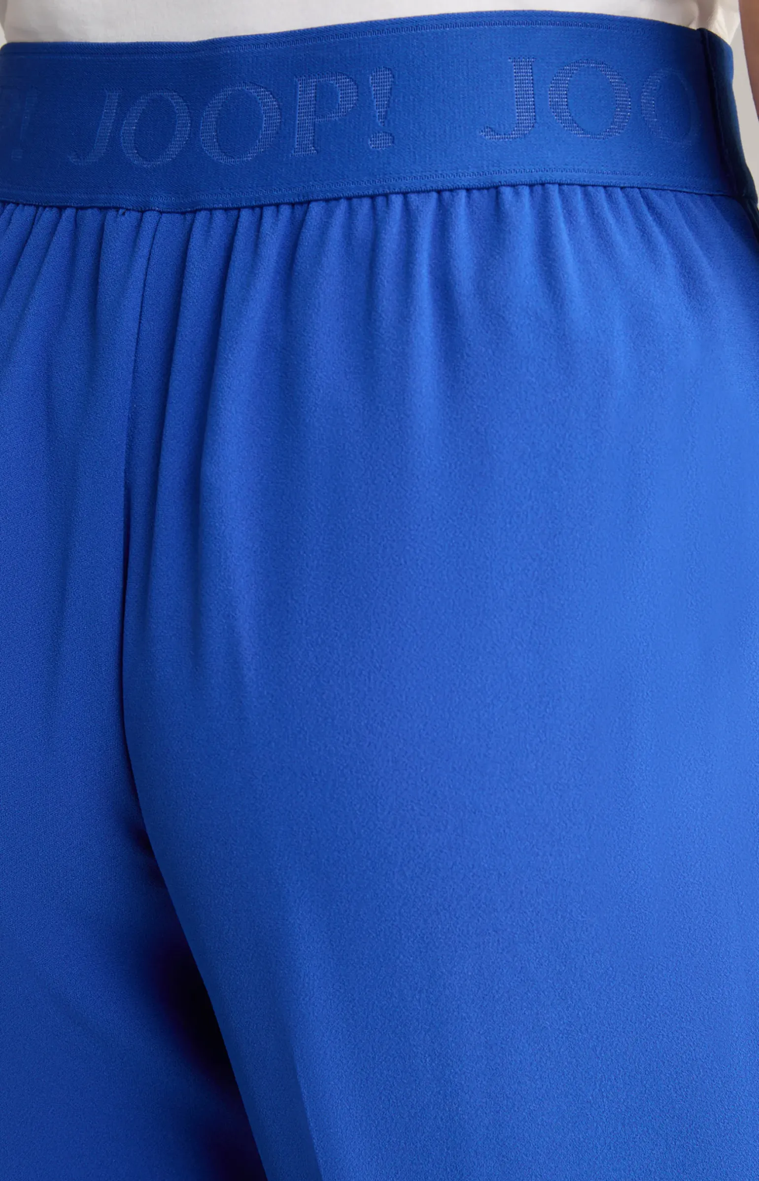 Crêpe-Hose in Royalblau