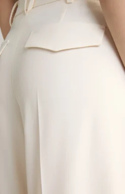 Culotte mit feinen Nadelstreifen in Offwhite