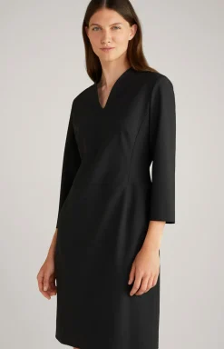 Etuikleid in Schwarz