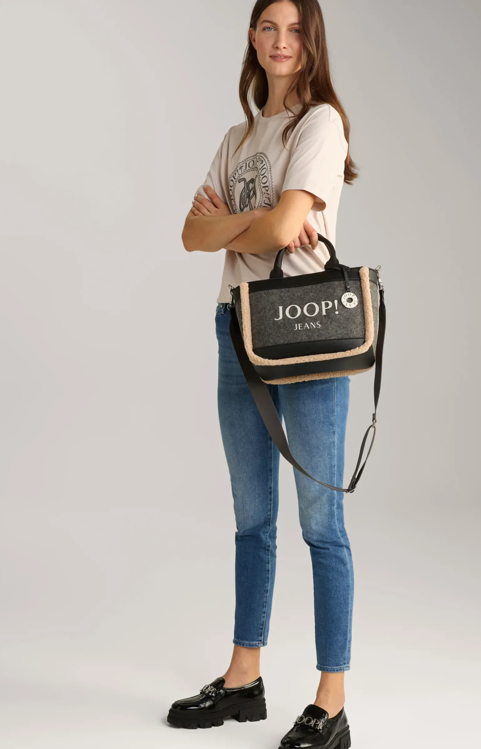 Handtasche Calduccio Yvette in Dunkelgrau