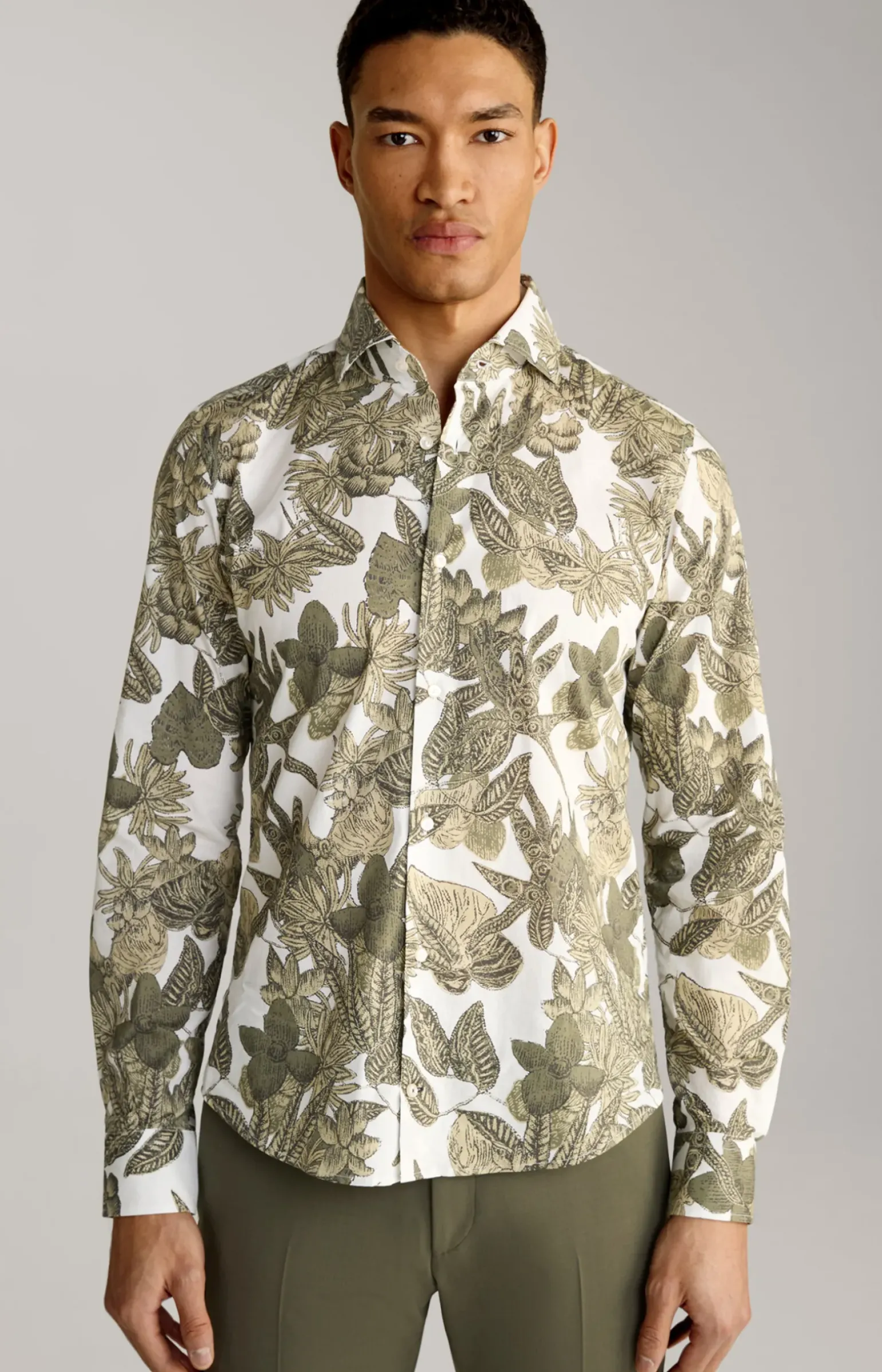 Hemd Pai in Weiß-Oliv gemustert