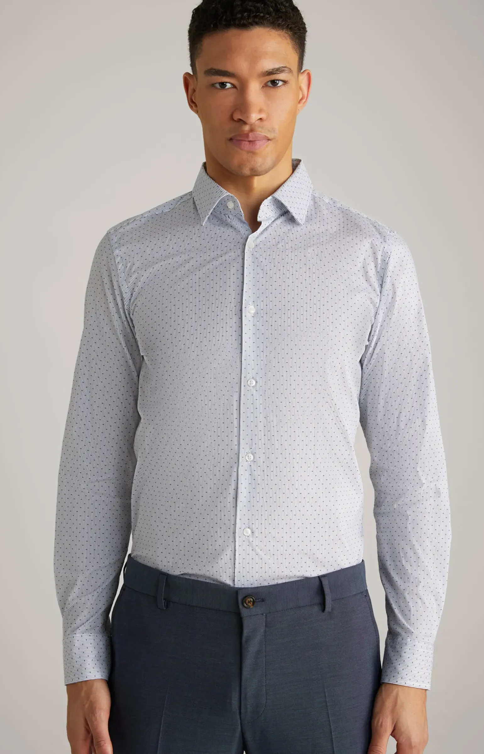 Hemd Pit in Weiß/Dunkelblau gemustert