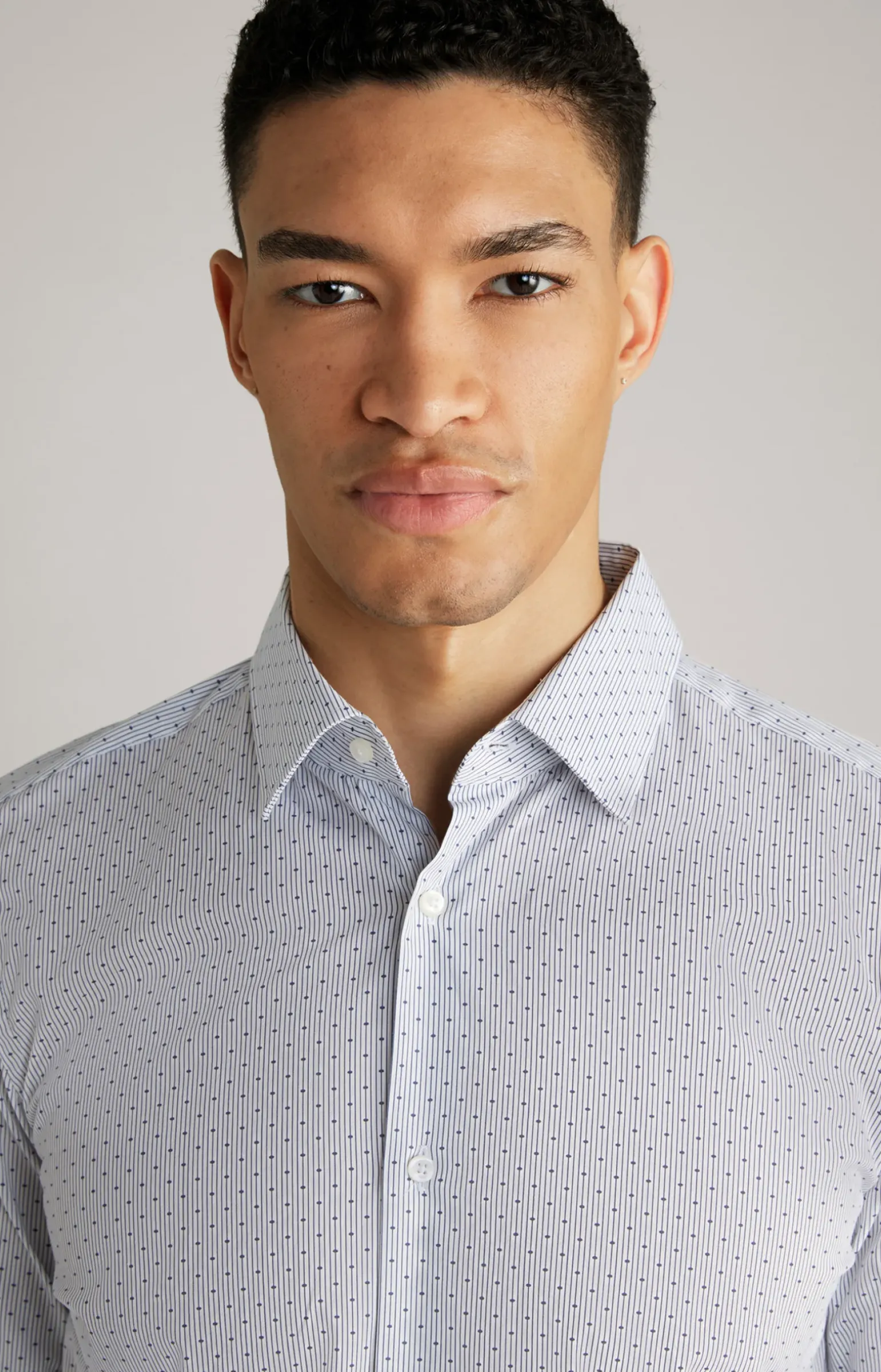 Hemd Pit in Weiß/Dunkelblau gemustert