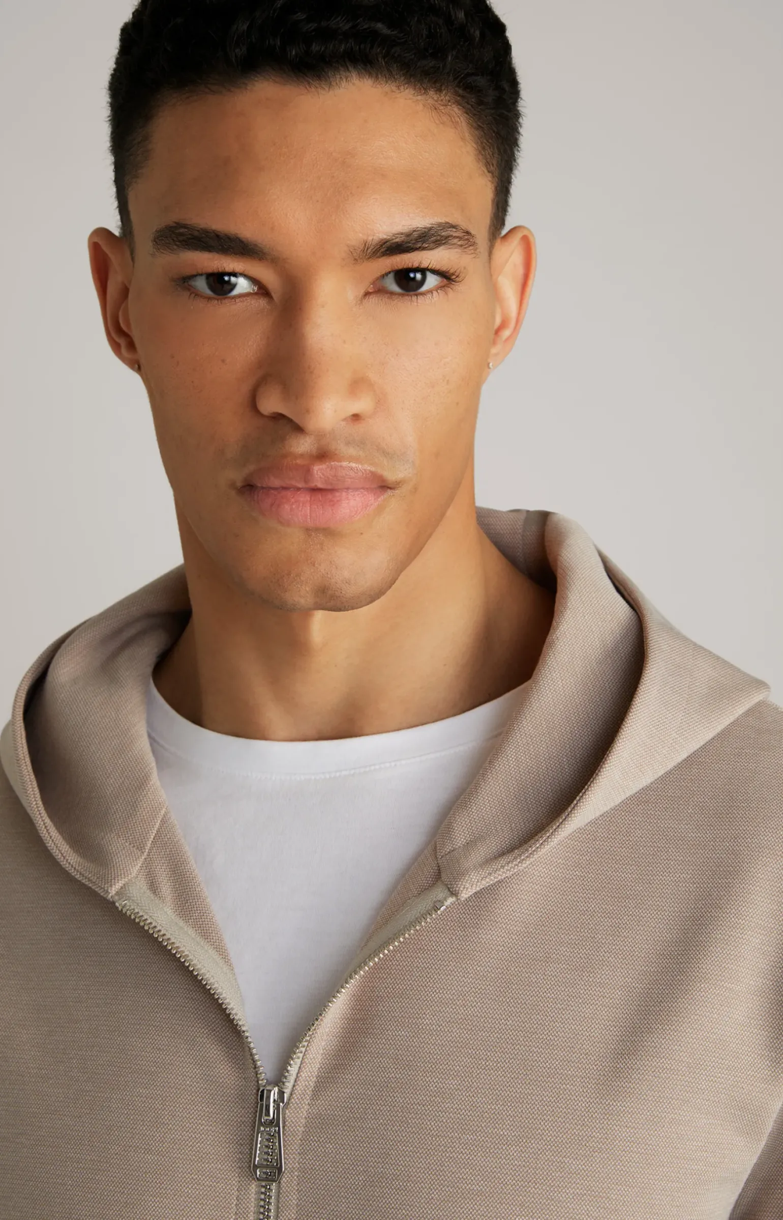 Hoodie-Sweatjacke Tiberio in Hellbraun