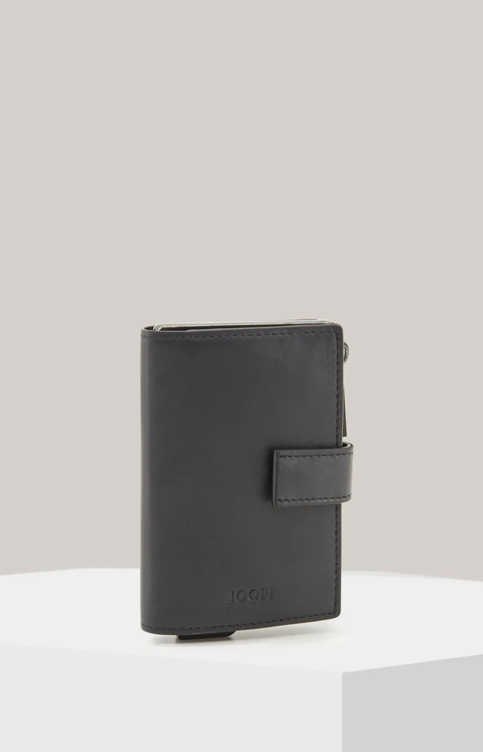 Karten-Etui Pero C-Four in Schwarz