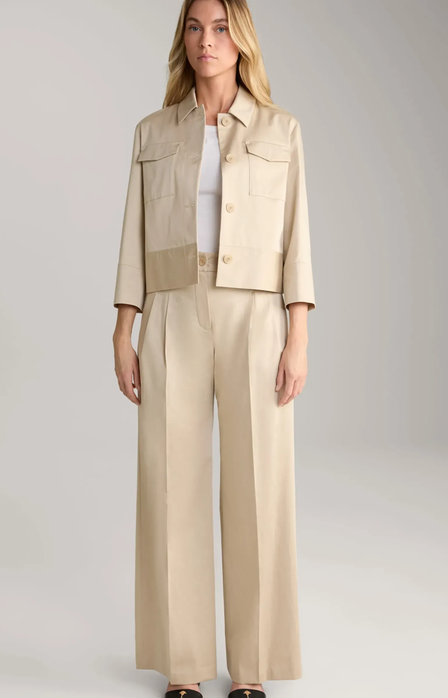 Kurz-Blazer in Beige
