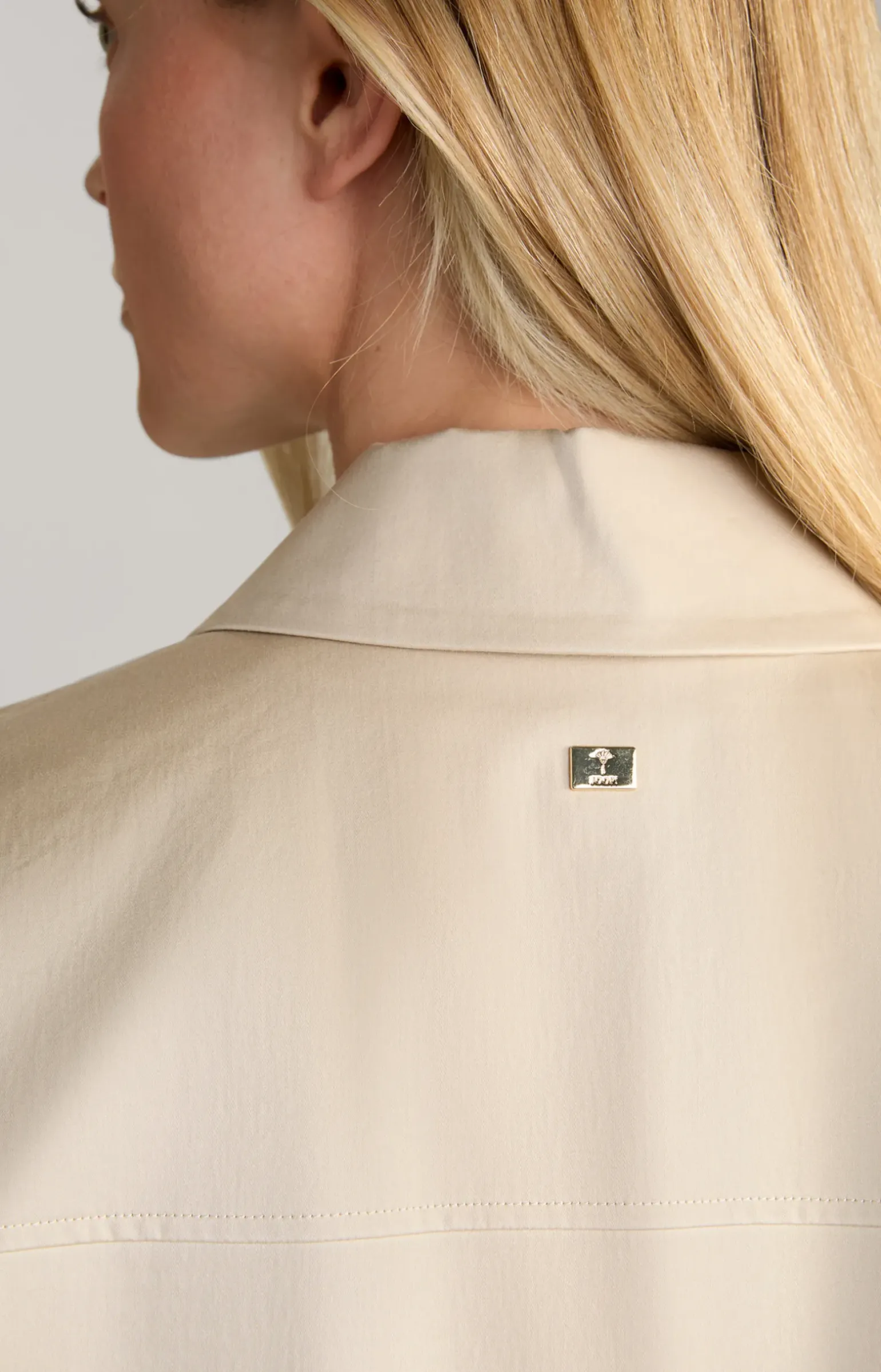 Kurz-Blazer in Beige