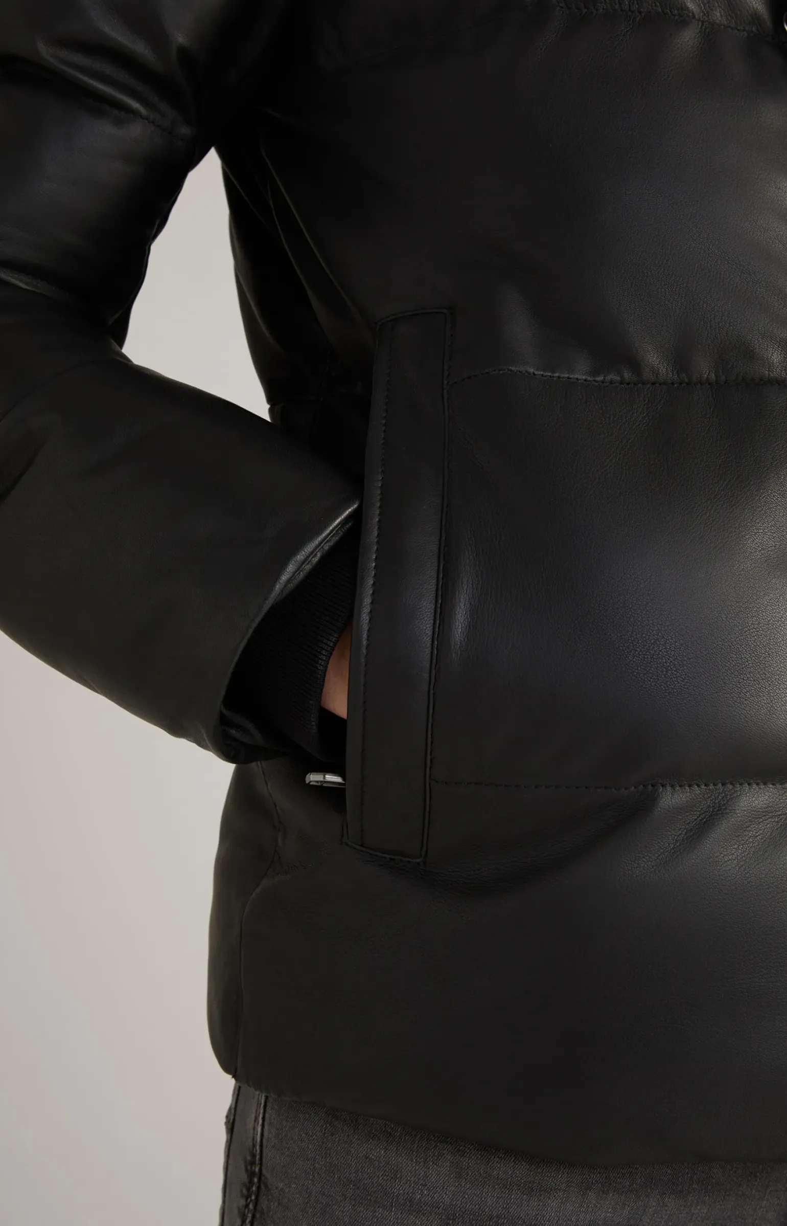 Lederjacke Loma in Schwarz