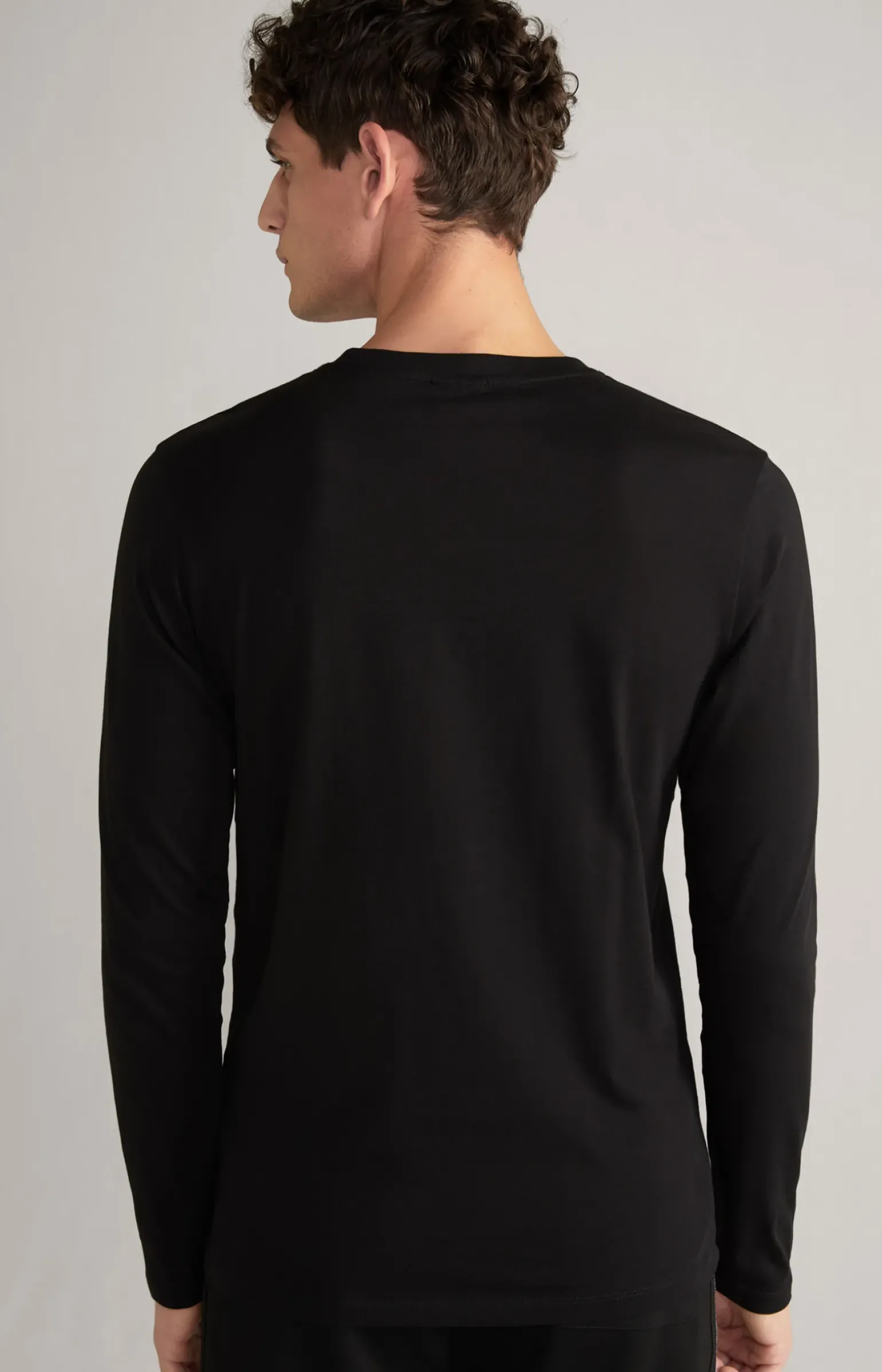 Longsleeve Alphis in Schwarz