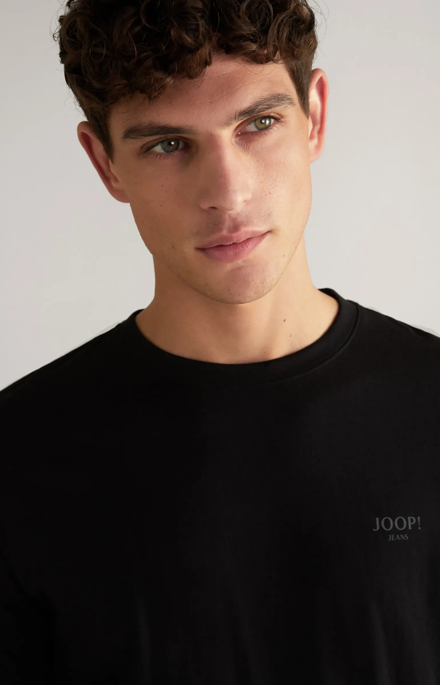 Longsleeve Alphis in Schwarz