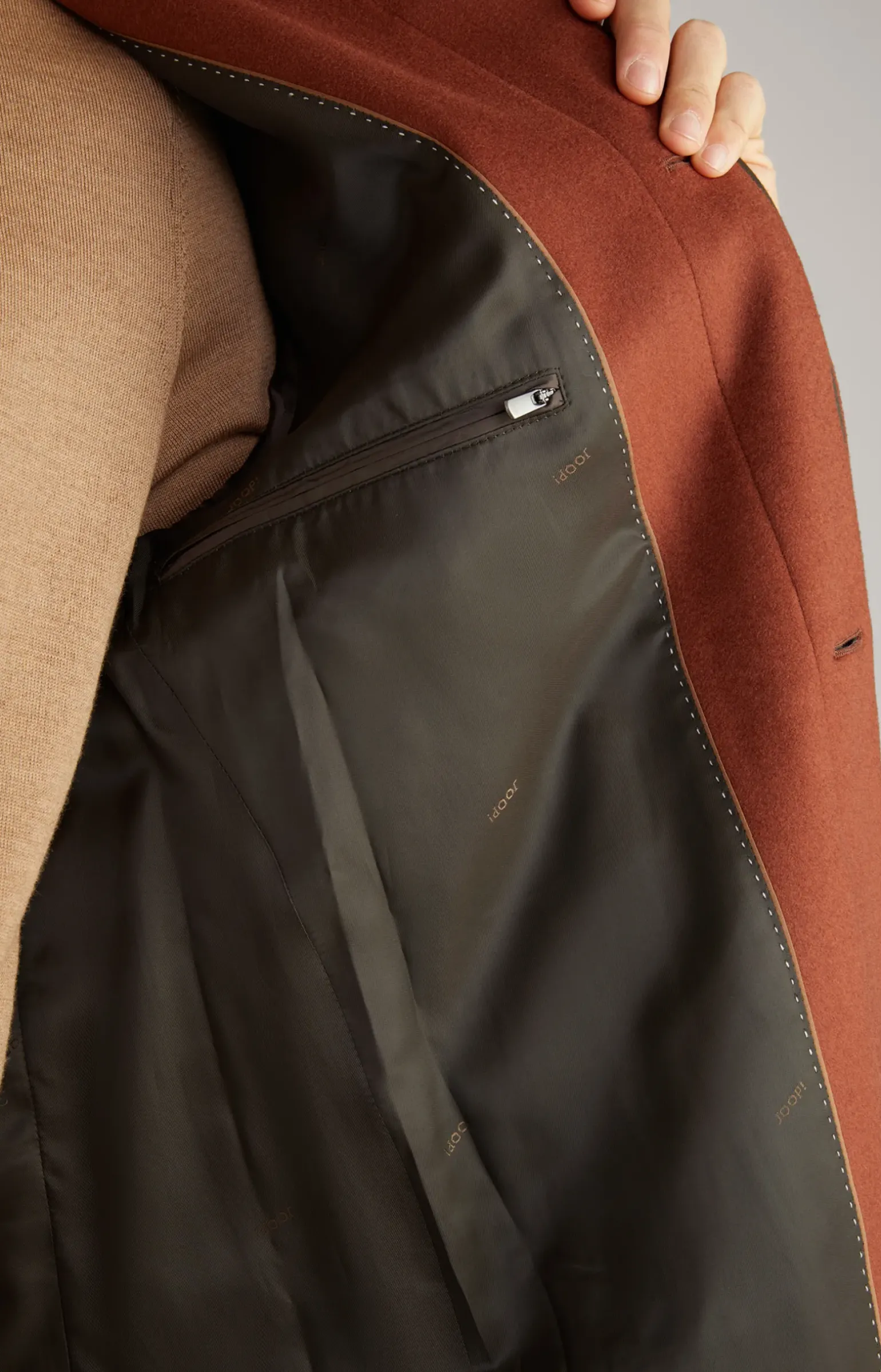 Mantel Varo in Braun