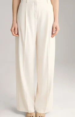 Marlenehose mit feinen Nadelstreifen in Offwhite