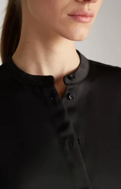 Satin-Bluse in Schwarz