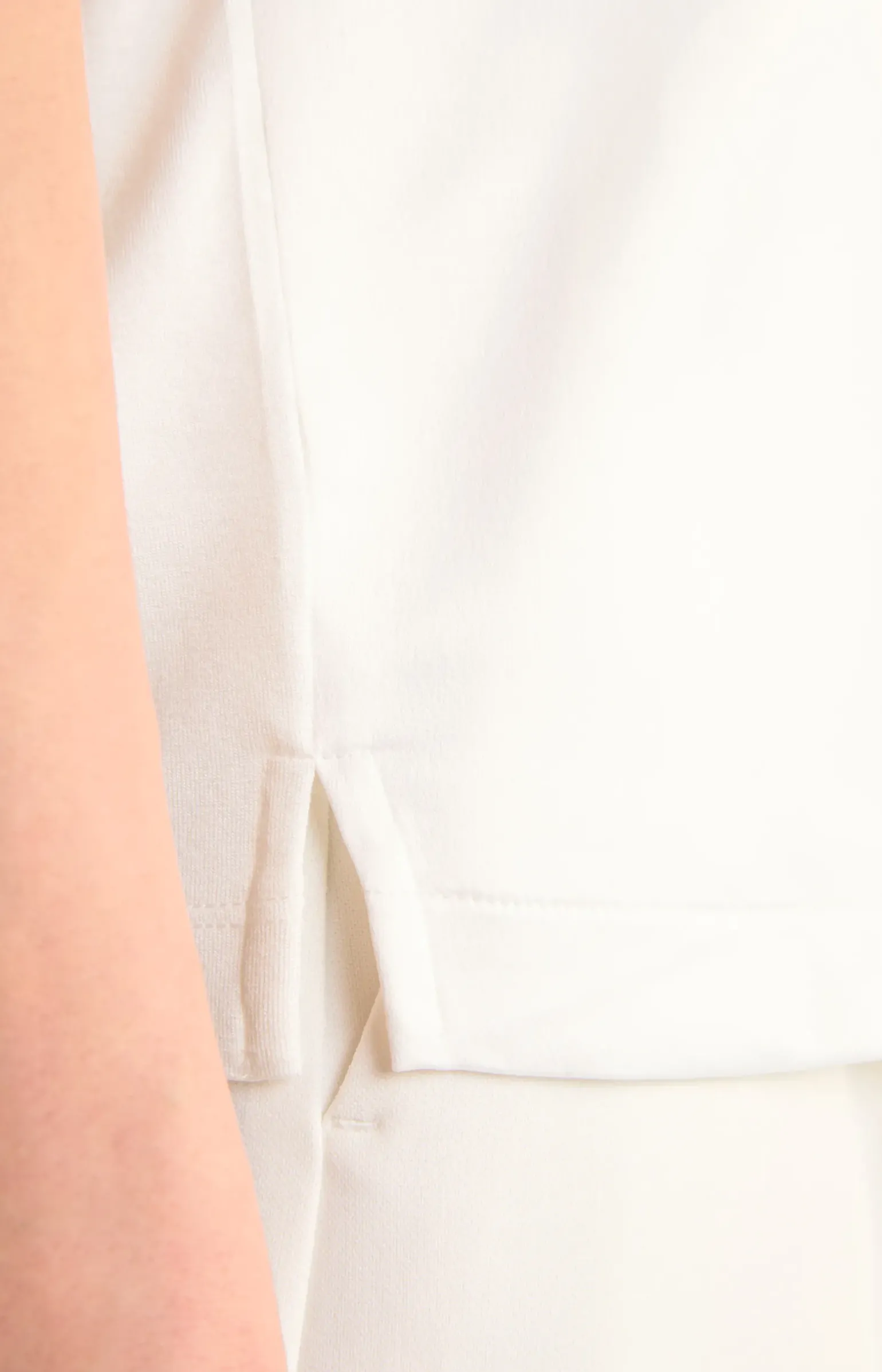 Satin-Blusenshirt in Offwhite