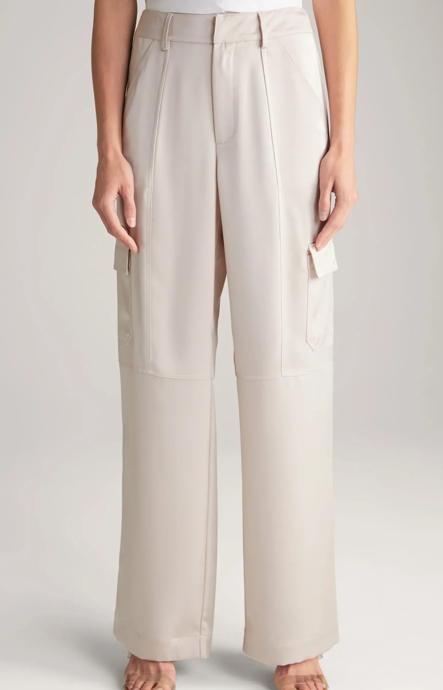 Satin-Cargohose in Nude