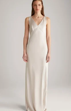 Satinkleid in Nude