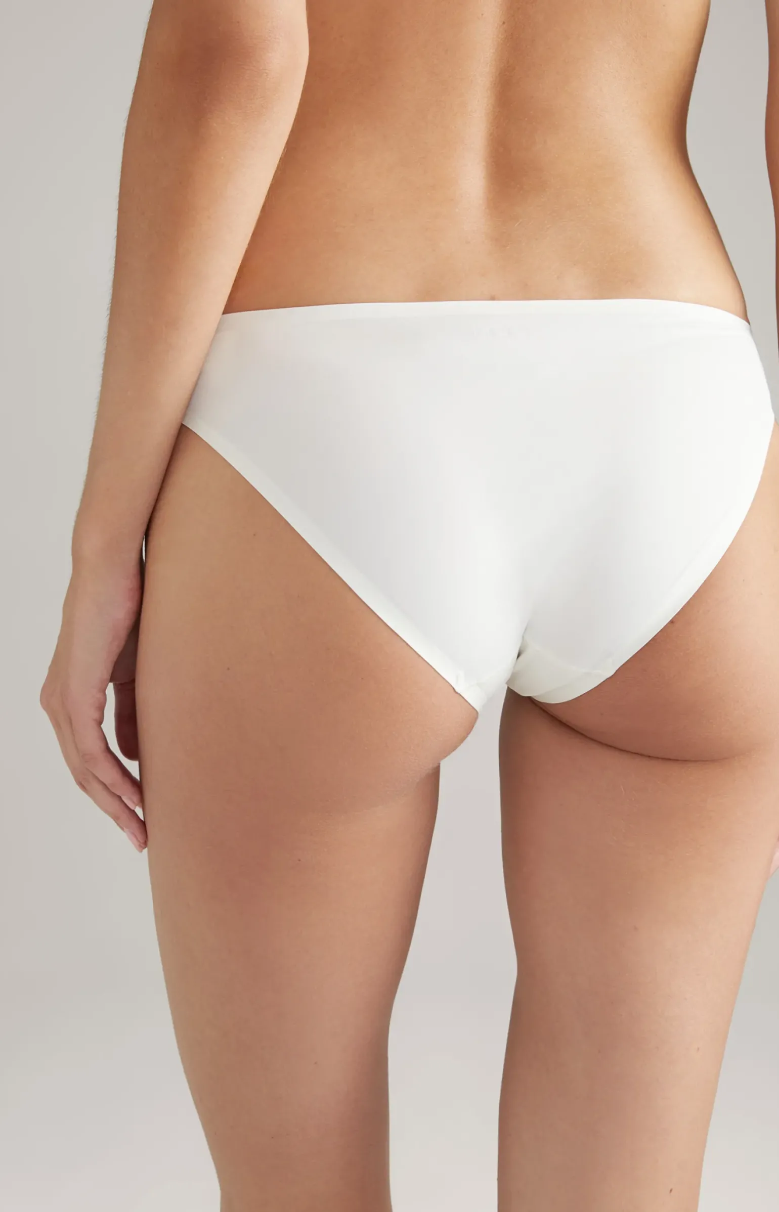 Seamless Bikini-Slip in Ecru