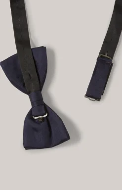 Seidenfliege in Navy