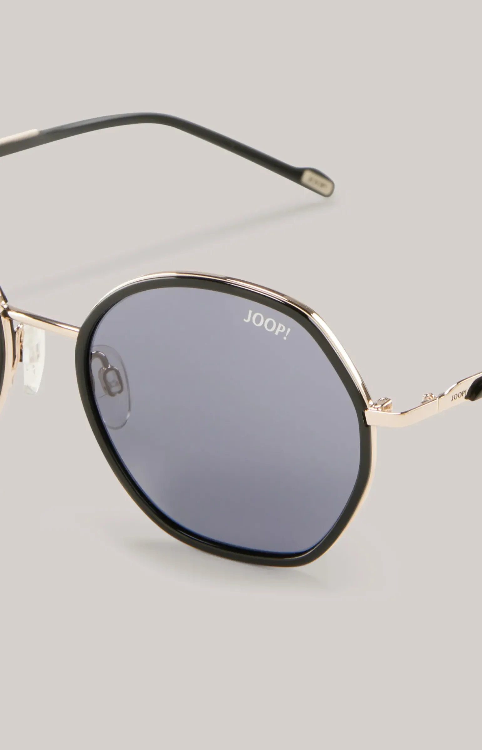 Sonnenbrille in Grau/Schwarz