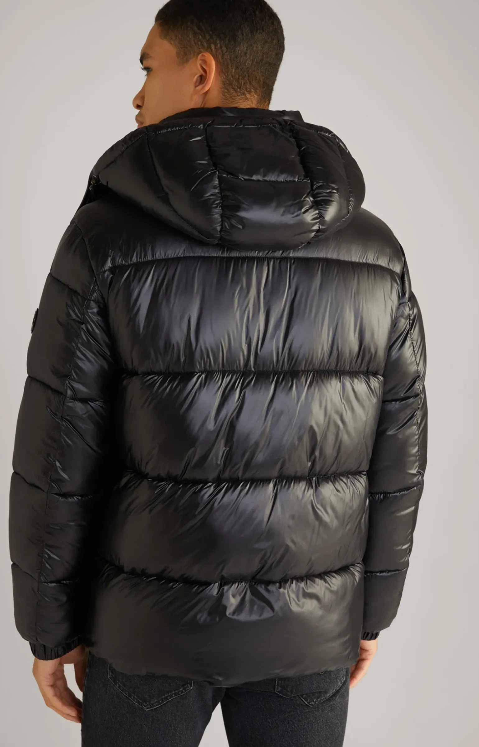 Steppjacke Ambro mit Kapuze in Schwarz