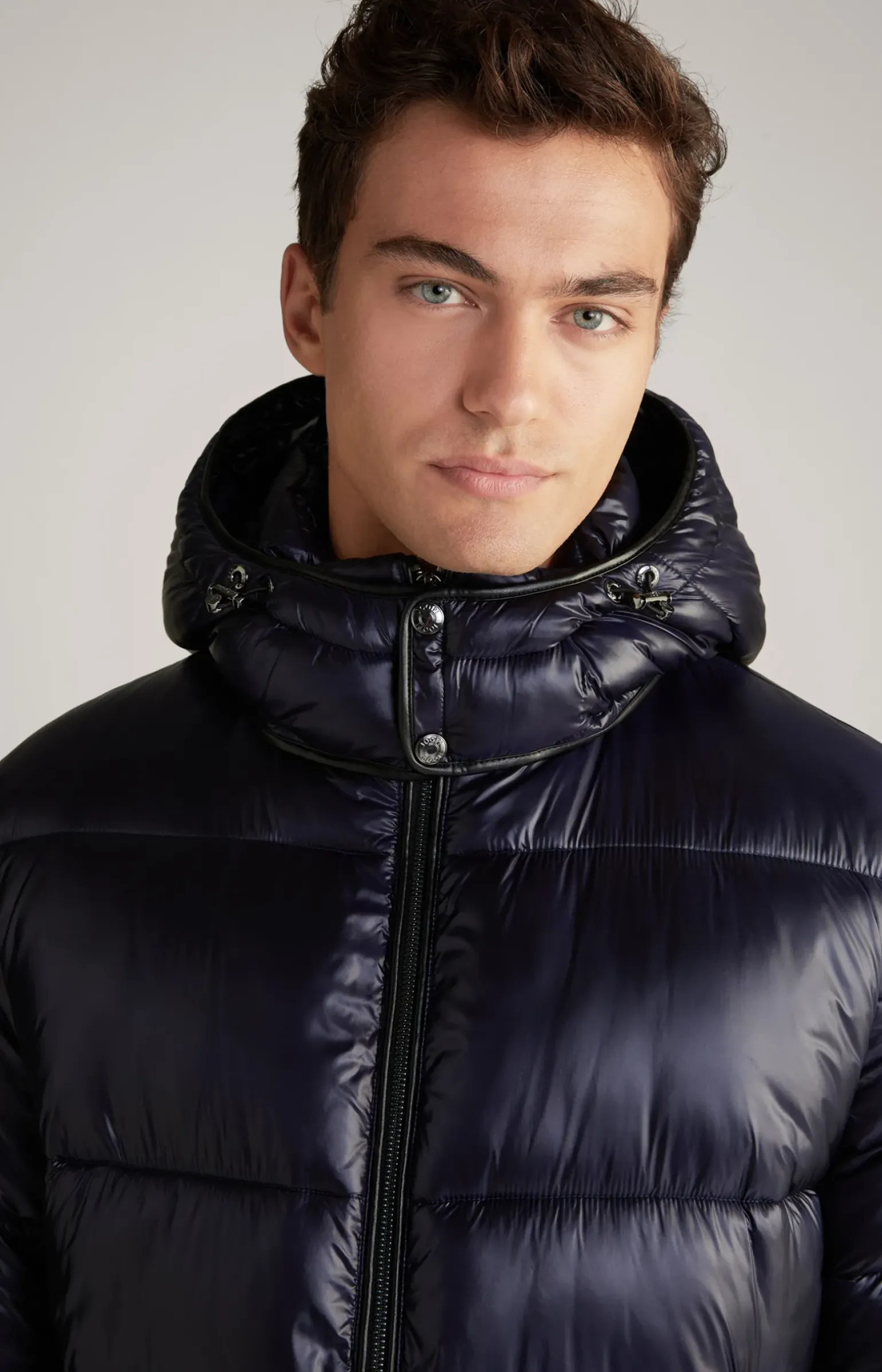 Steppjacke Ambro mit Kapuze in Dunkelblau