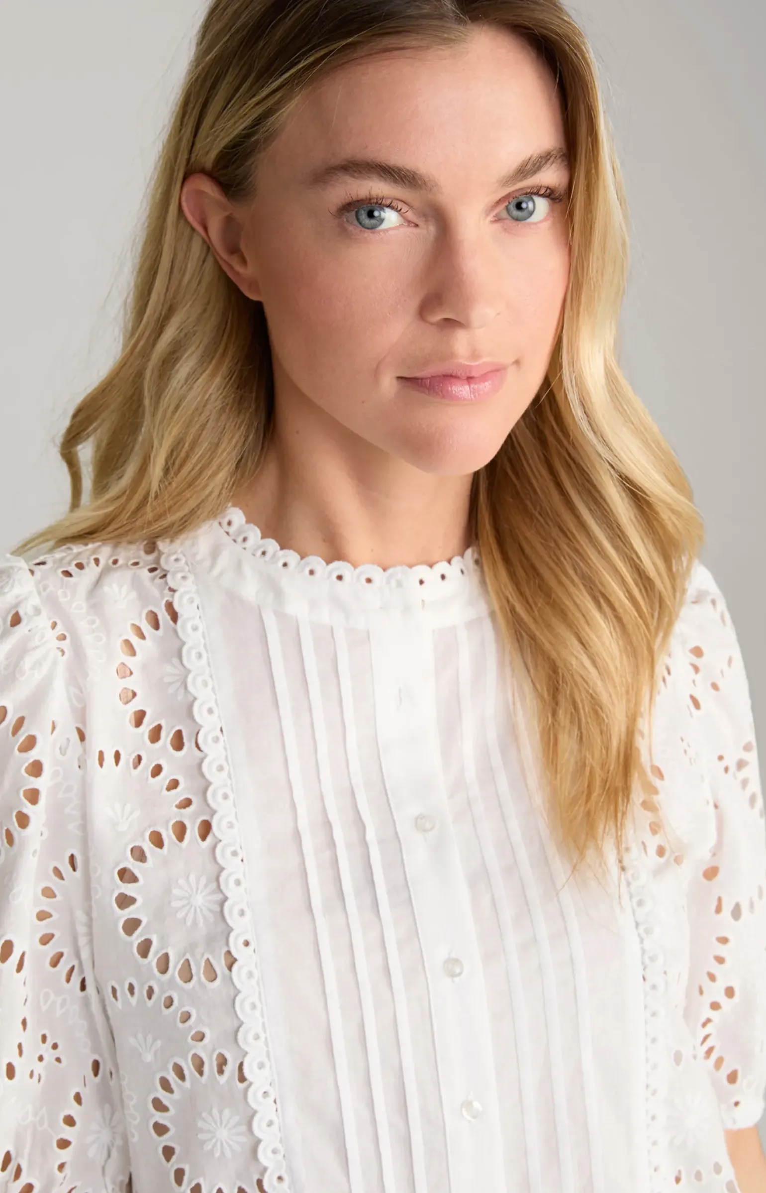 Stick-Bluse in Weiß