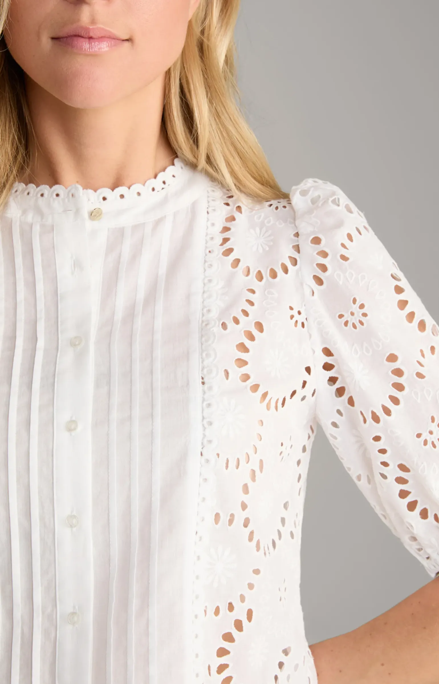 Stick-Bluse in Weiß