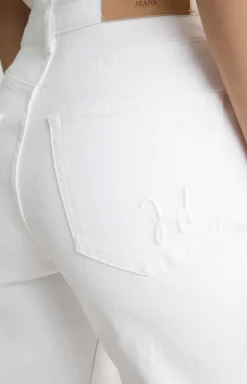 Tapered Jeans in Weiß