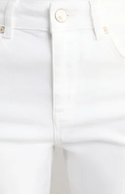 Tapered Jeans in Weiß