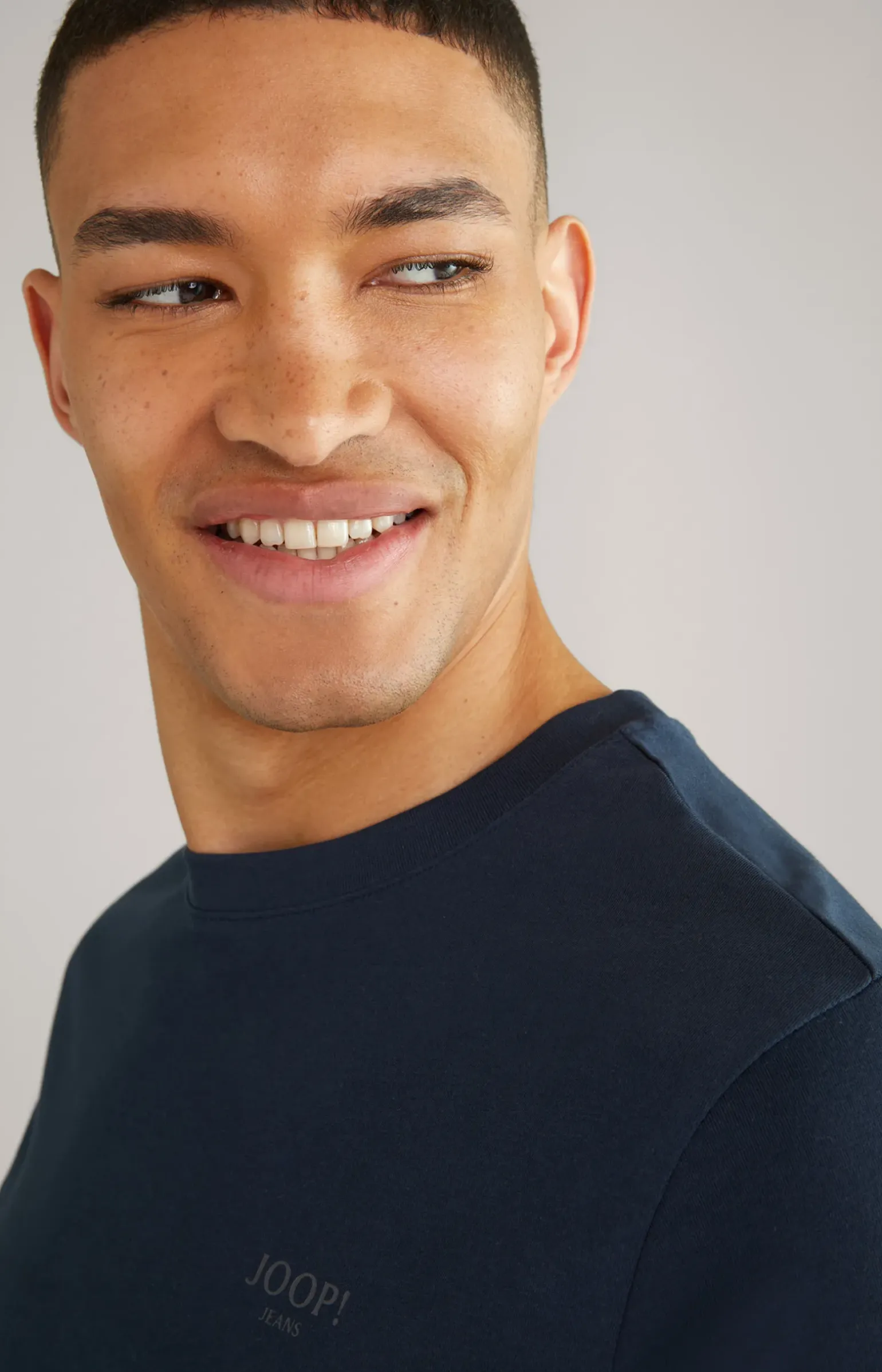 T-Shirt Alphis in Dunkelblau