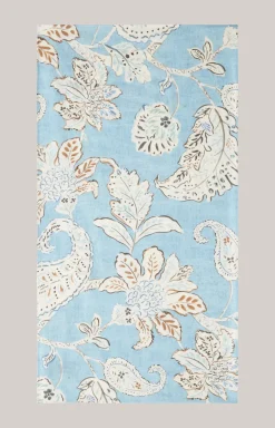 Tuch in Hellblau gemustert